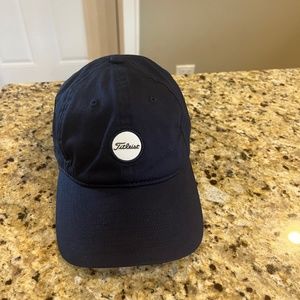 NWOT Titleist Montauk Lightweight Golf Hat, Navy